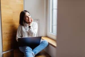 Benefícios para saúde mental no trabalho: como cuidar do bem-estar da sua equipe